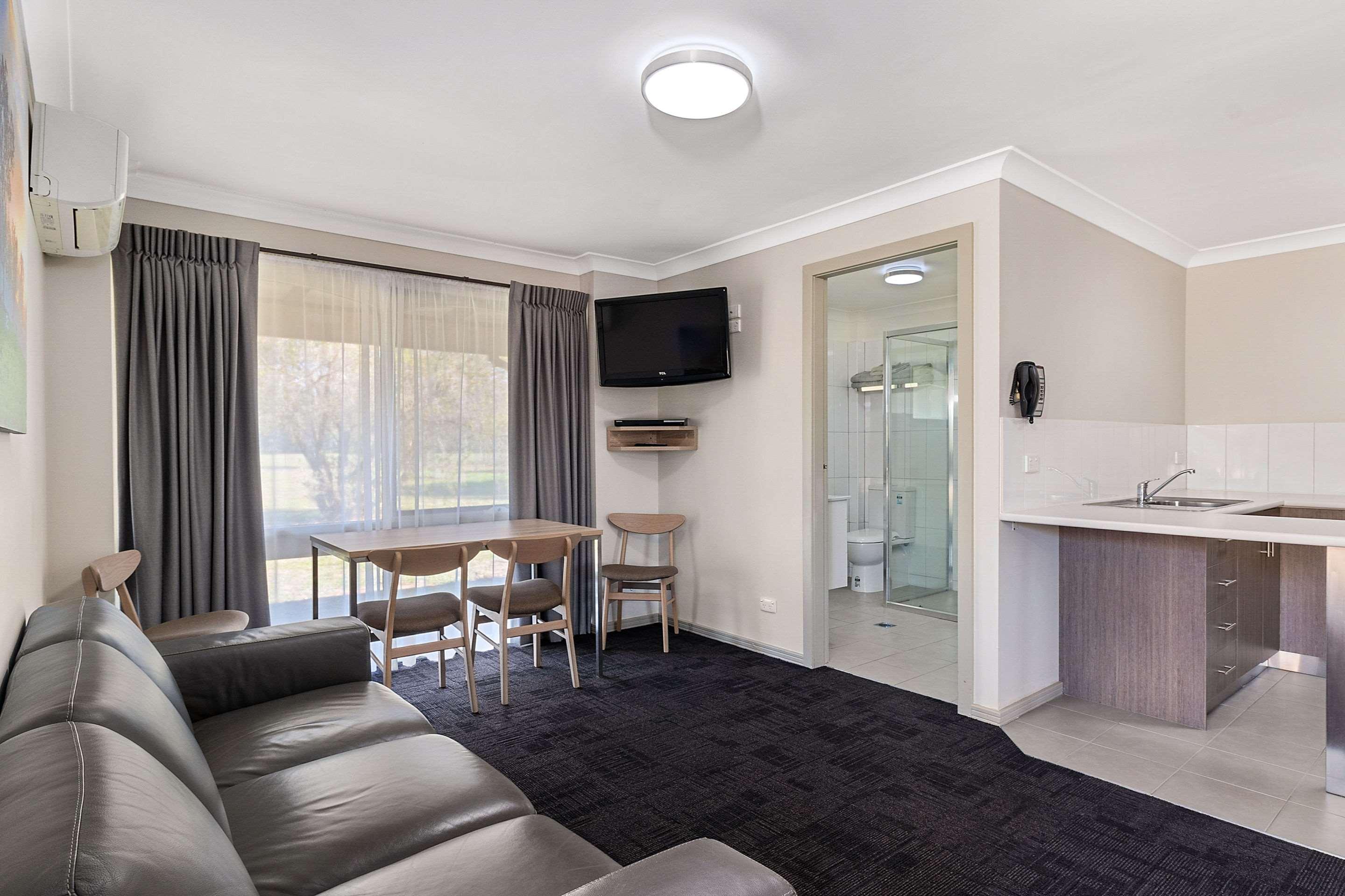 Quality Inn Carriage House Wagga Wagga Bagian luar foto