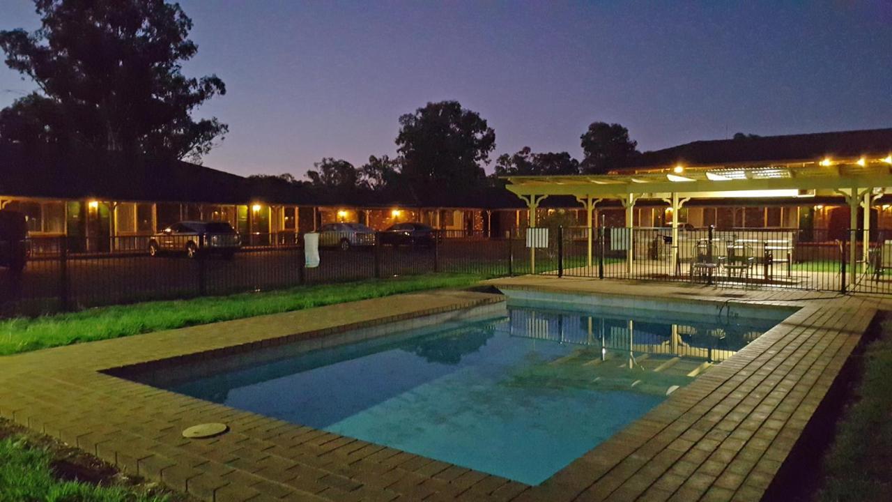 Quality Inn Carriage House Wagga Wagga Bagian luar foto