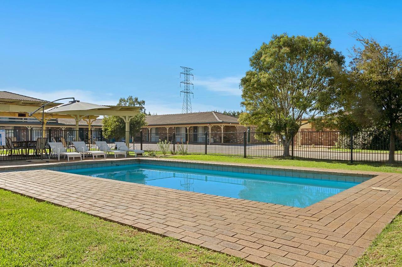 Quality Inn Carriage House Wagga Wagga Bagian luar foto